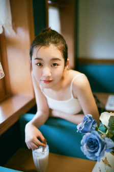 女大学生的沙龙室免费看